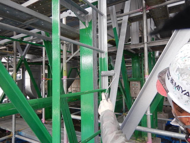 東灘区工場機械中塗り