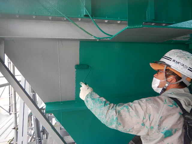 東灘区工場機械上塗り