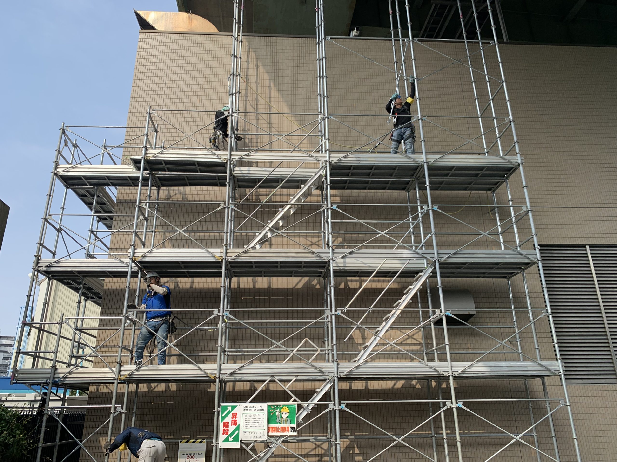 泉大津市現場｜足場組立の様子