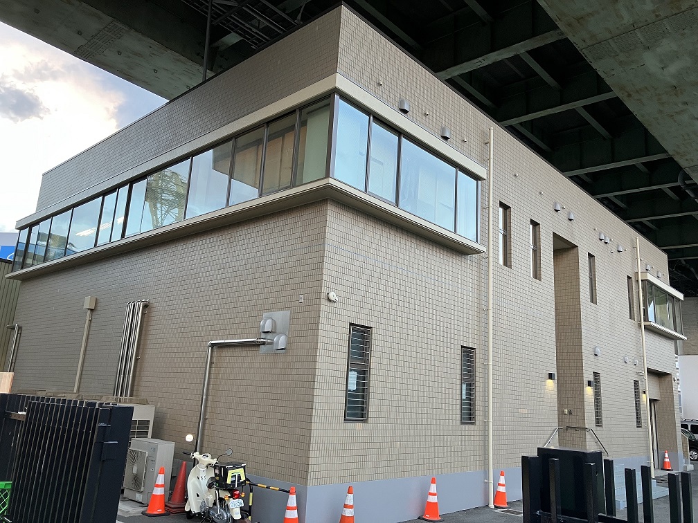 施工実績の写真｜泉大津市事務所ビル③タイル・シーリング工事完成図