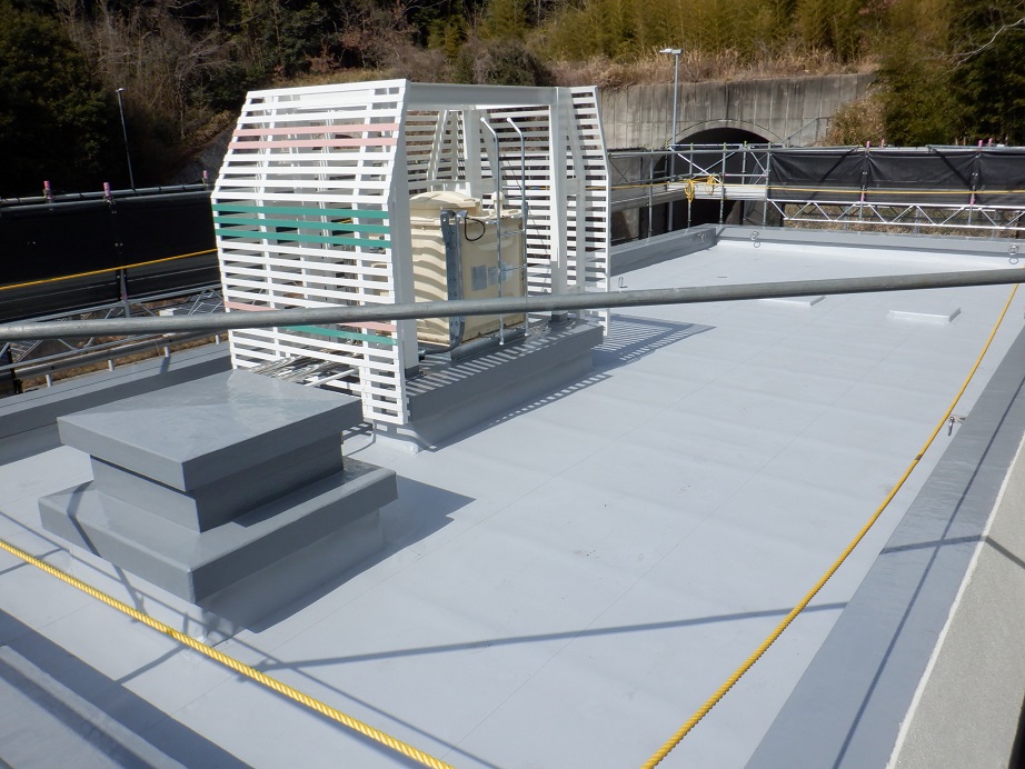 施工実績写真、神戸市北区電気室①、屋上防水改修完工写真
