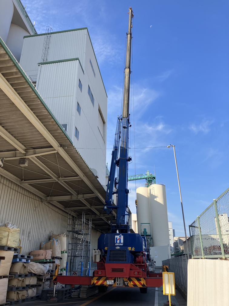 ブログ写真｜東灘区某工場｜資材荷揚げ