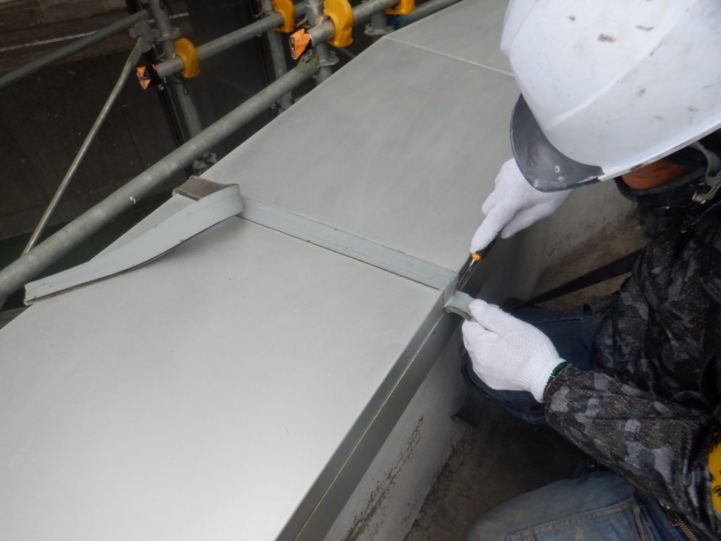 ブログ写真｜大阪市港区事務所ビル｜防水工事の様子