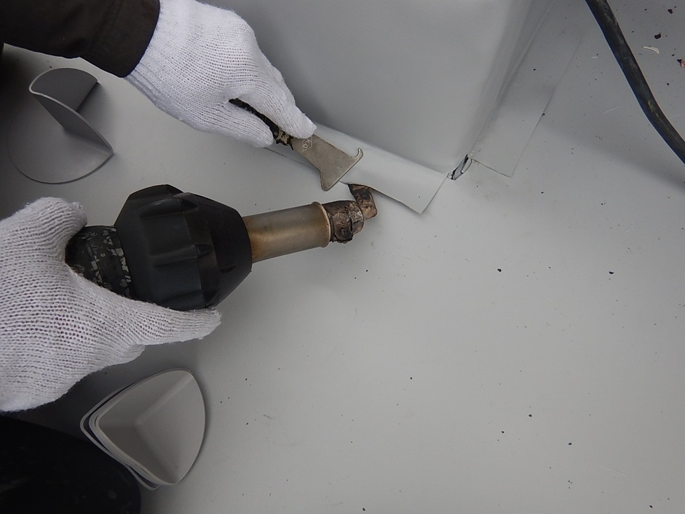 ブログ写真｜神戸市兵庫区労働会館｜塩ビシート防水貼り