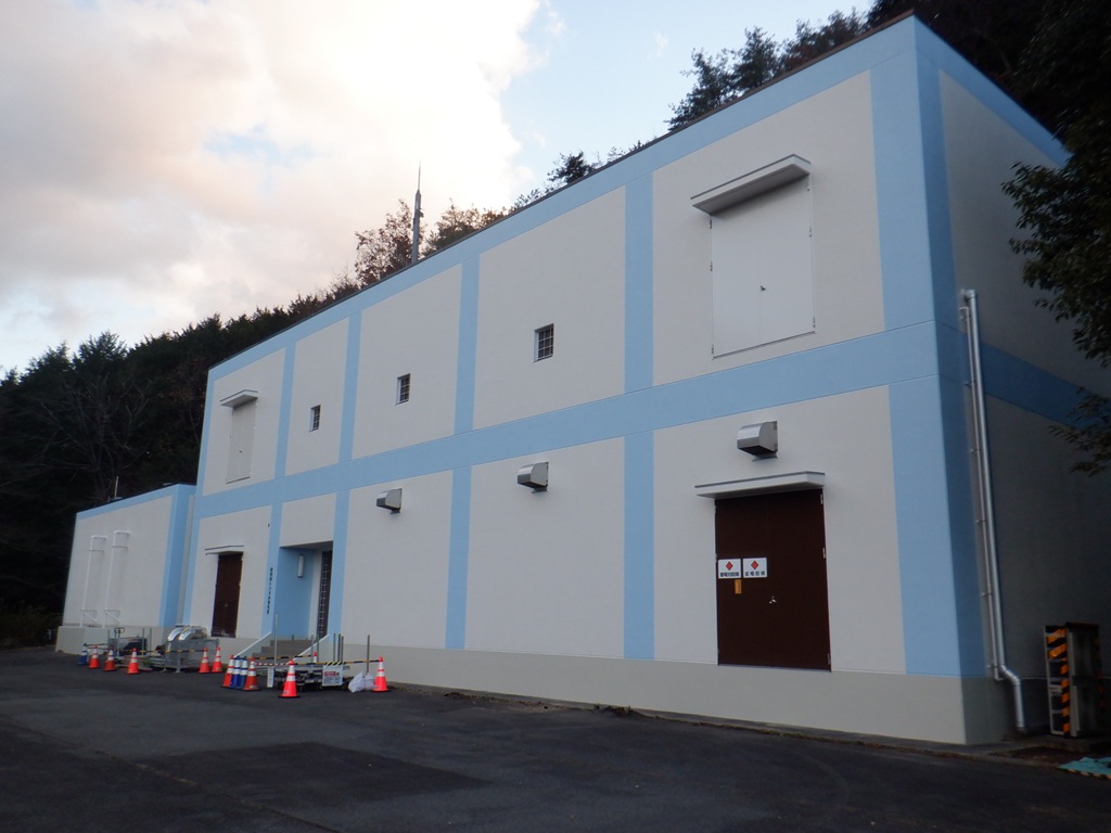 施工実績写真｜神戸市北区電気室及び主水槽｜外壁塗装